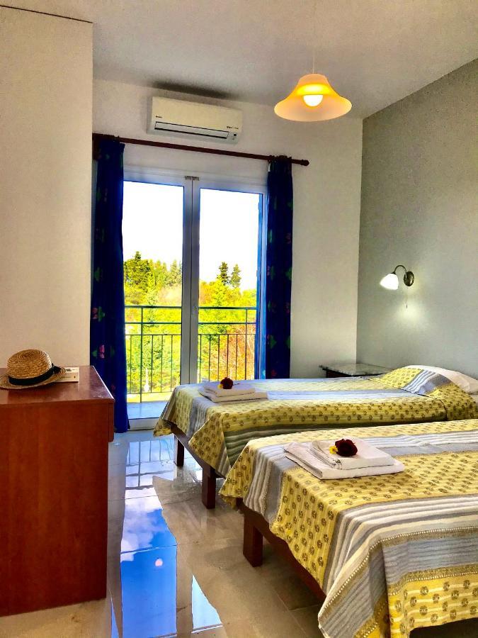 Banos And Swimming Pool Apartment