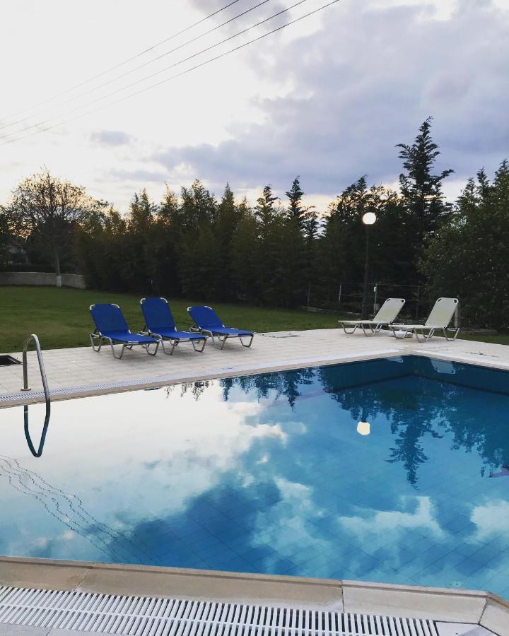 Banos And Swimming Pool Apartament Roda (Corfu)