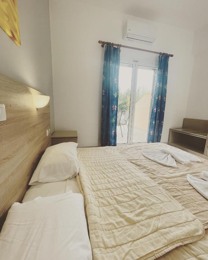Banos And Swimming Pool Apartament